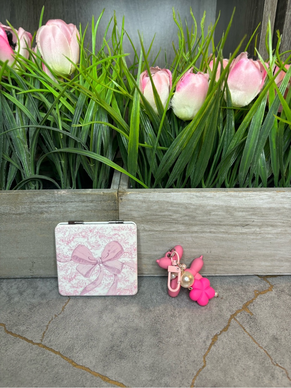 New Pink Bow Compact Mirror with Pink Balloon Dog Keychain - women’s accessories